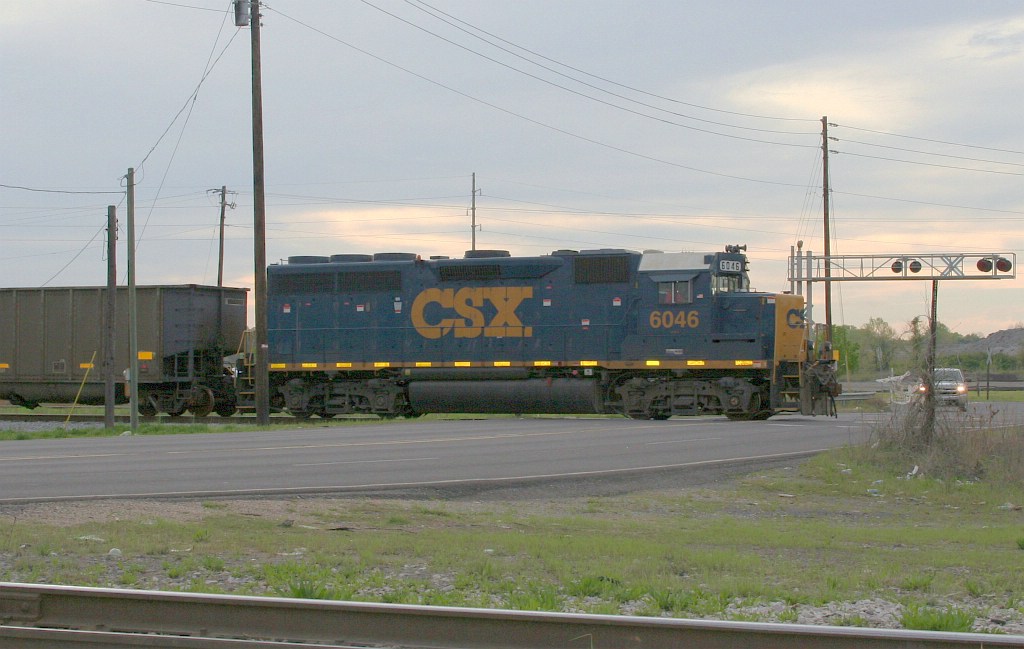 CSX 6046 with a short string heading for Tarrant City